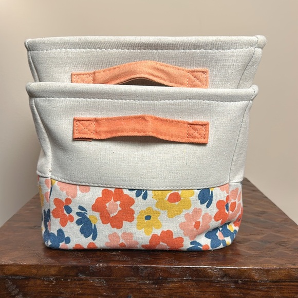 🏠 (2) Floral/Rainbow Storage Totes with Handles! Medium/Large Sized - Picture 6 of 6